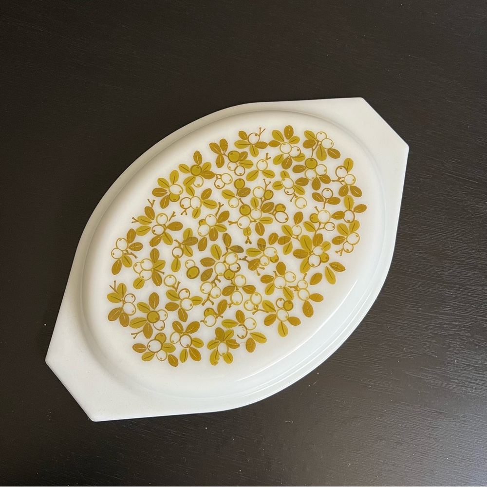 PYREX Corning 945C Avocado Green Floral Oval Casserole Dish Lid Retro Kitchen